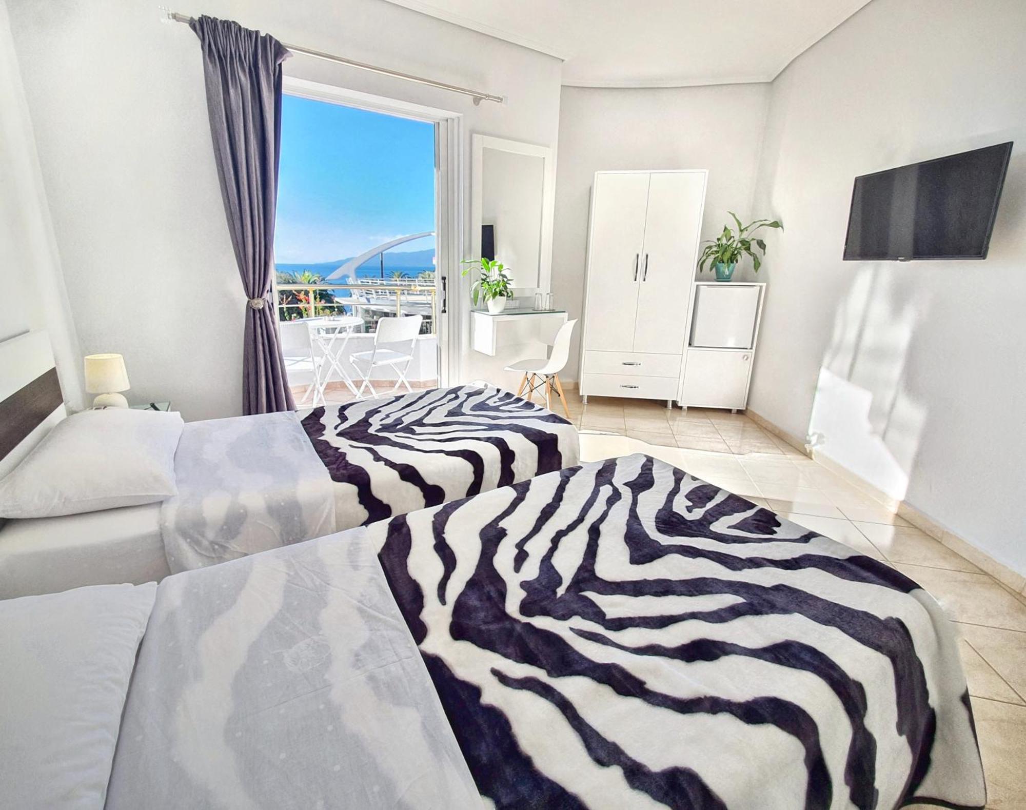 Joan 3* Sarandë